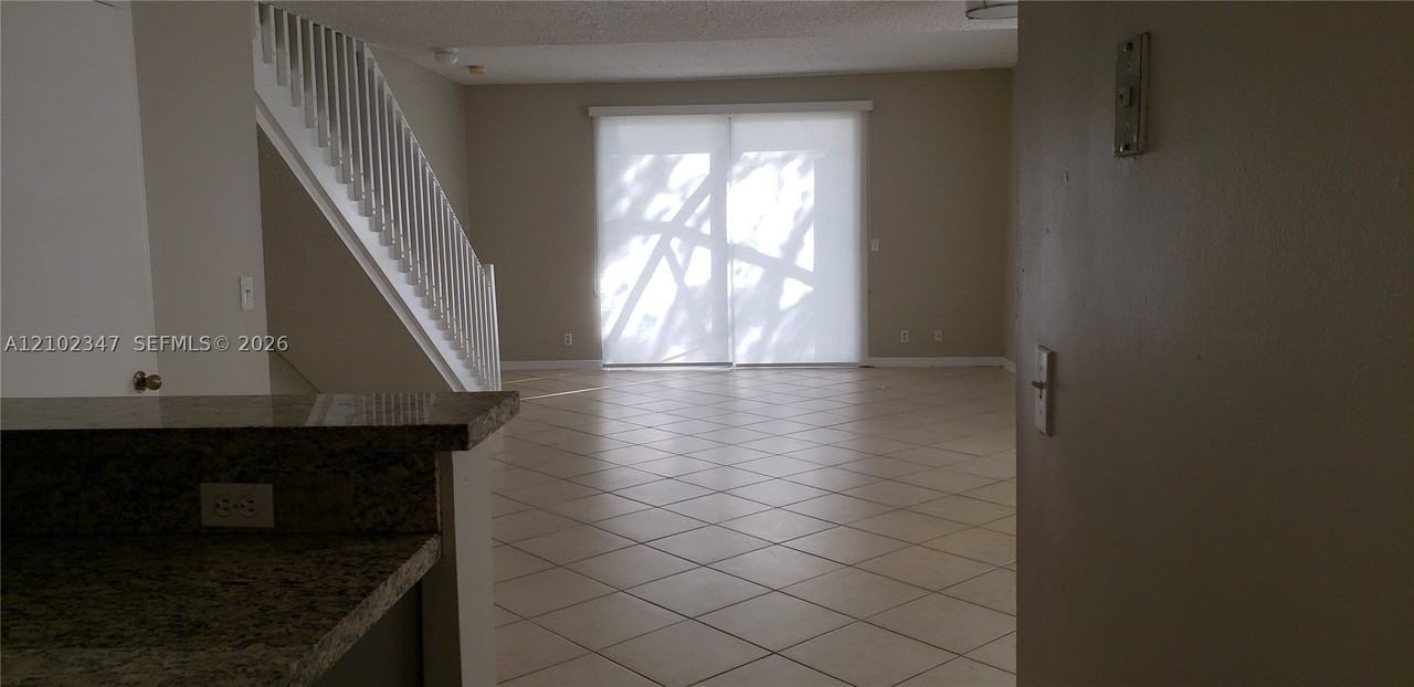 1267 Presidio Dr #6-42 - Photo 5 of 36