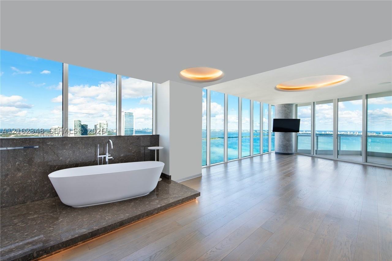 2020 N Bayshore Dr #4502 - Photo 3 of 43