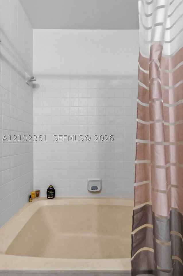 8033 Aberdeen Dr #102 - Photo 5 of 34