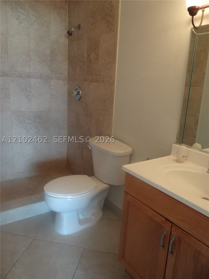 17901 Nw 68th Ave #R207 - Photo 5 of 26