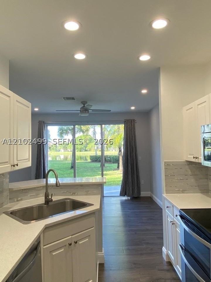 667 Nw 170th Ter #667 - Photo 6 of 50