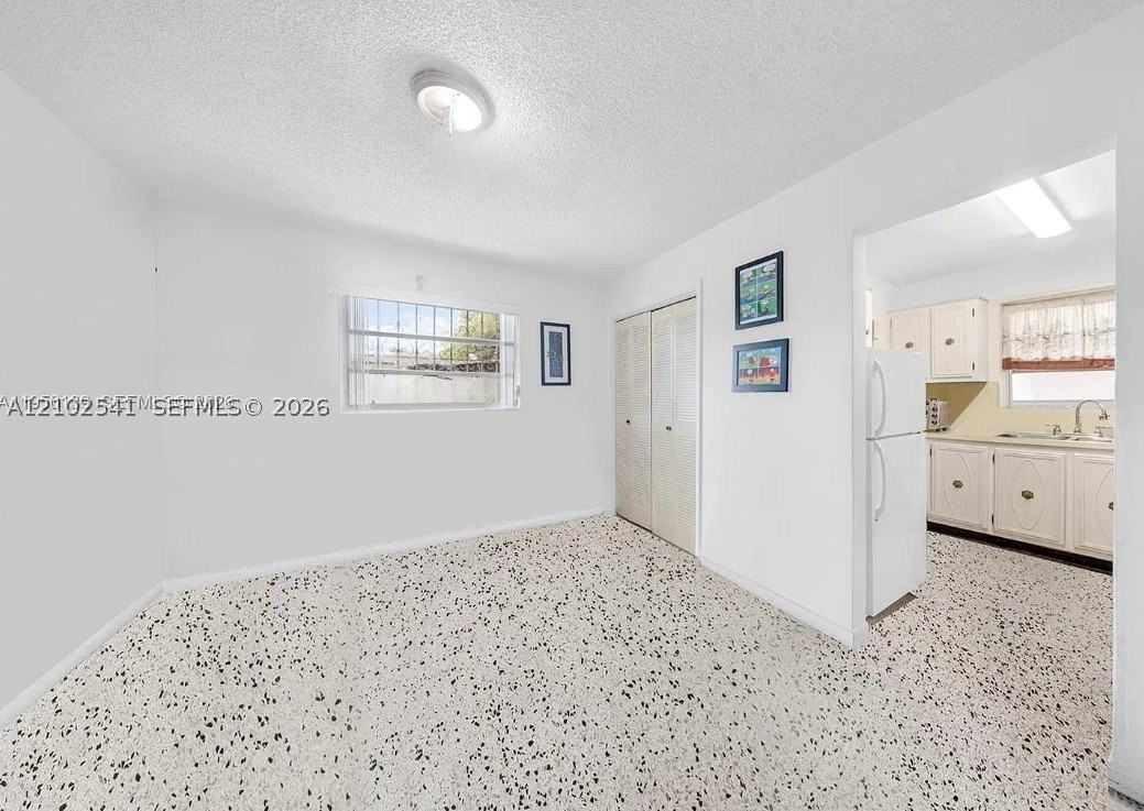 2602 Sw 2nd St #2 - Photo 3 of 4