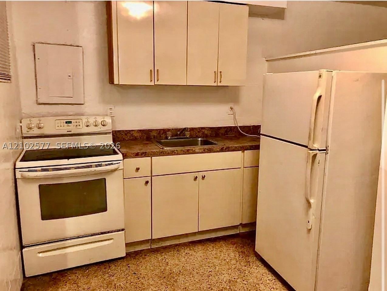 2121 Nw 93rd St #2121 - Photo 2 of 3