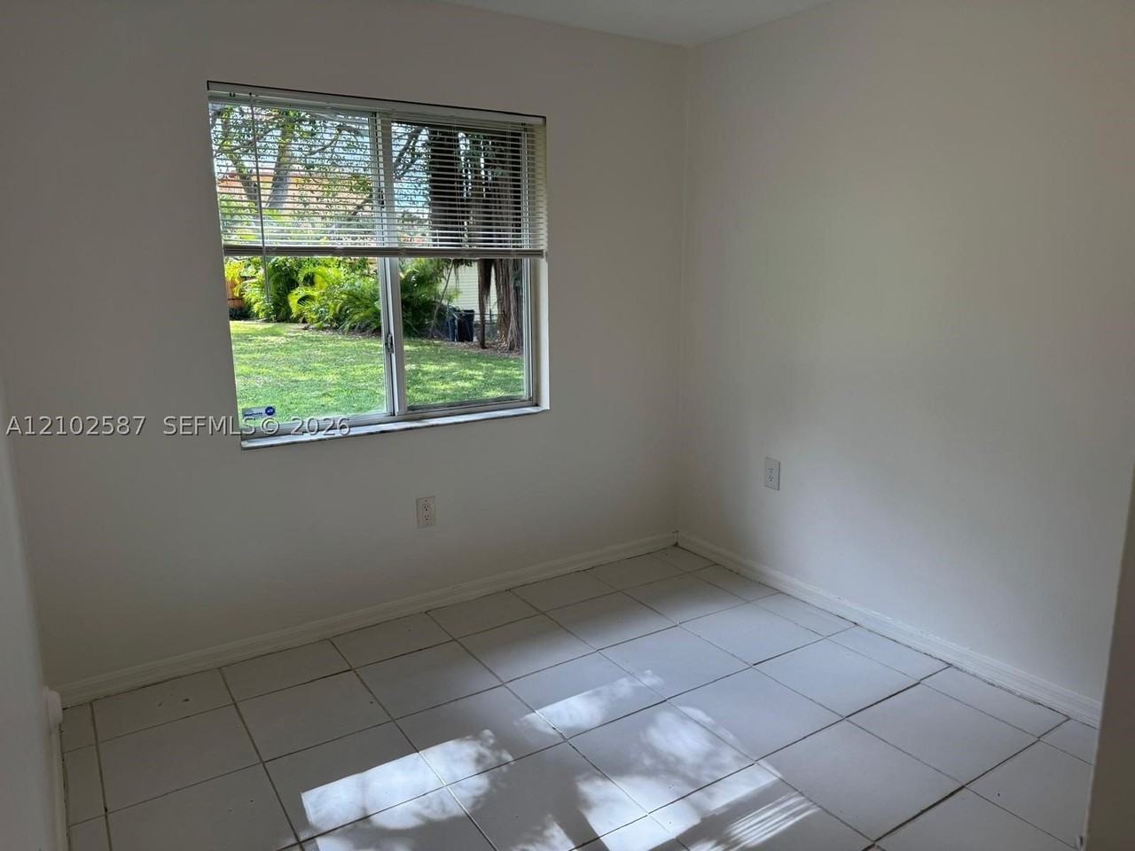 2550 Ne 184th Ter #2550 - Photo 5 of 12