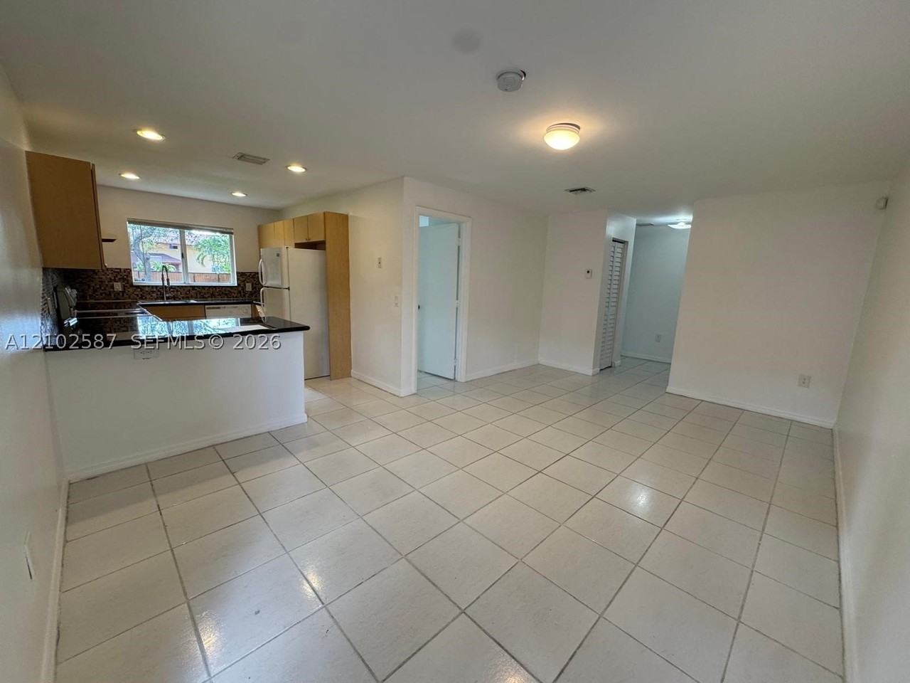 2550 Ne 184th Ter #2550 - Photo 6 of 12
