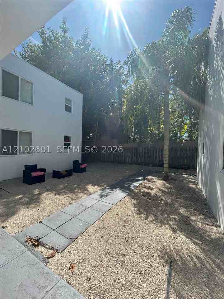 5814 Ne 4th Ct #106 - Photo 5 of 21