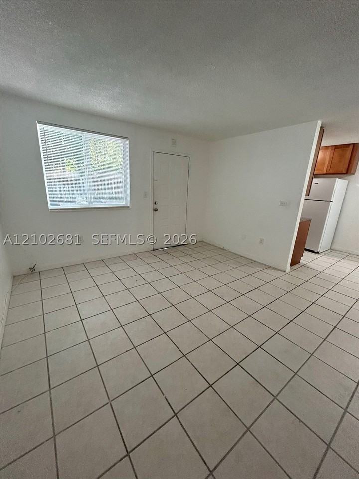 5814 Ne 4th Ct #106 - Photo 7 of 21