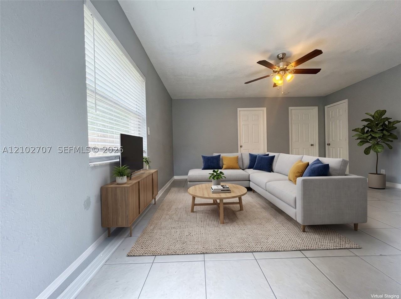 705 Sw 13th Ave #4 - Photo 3 of 6