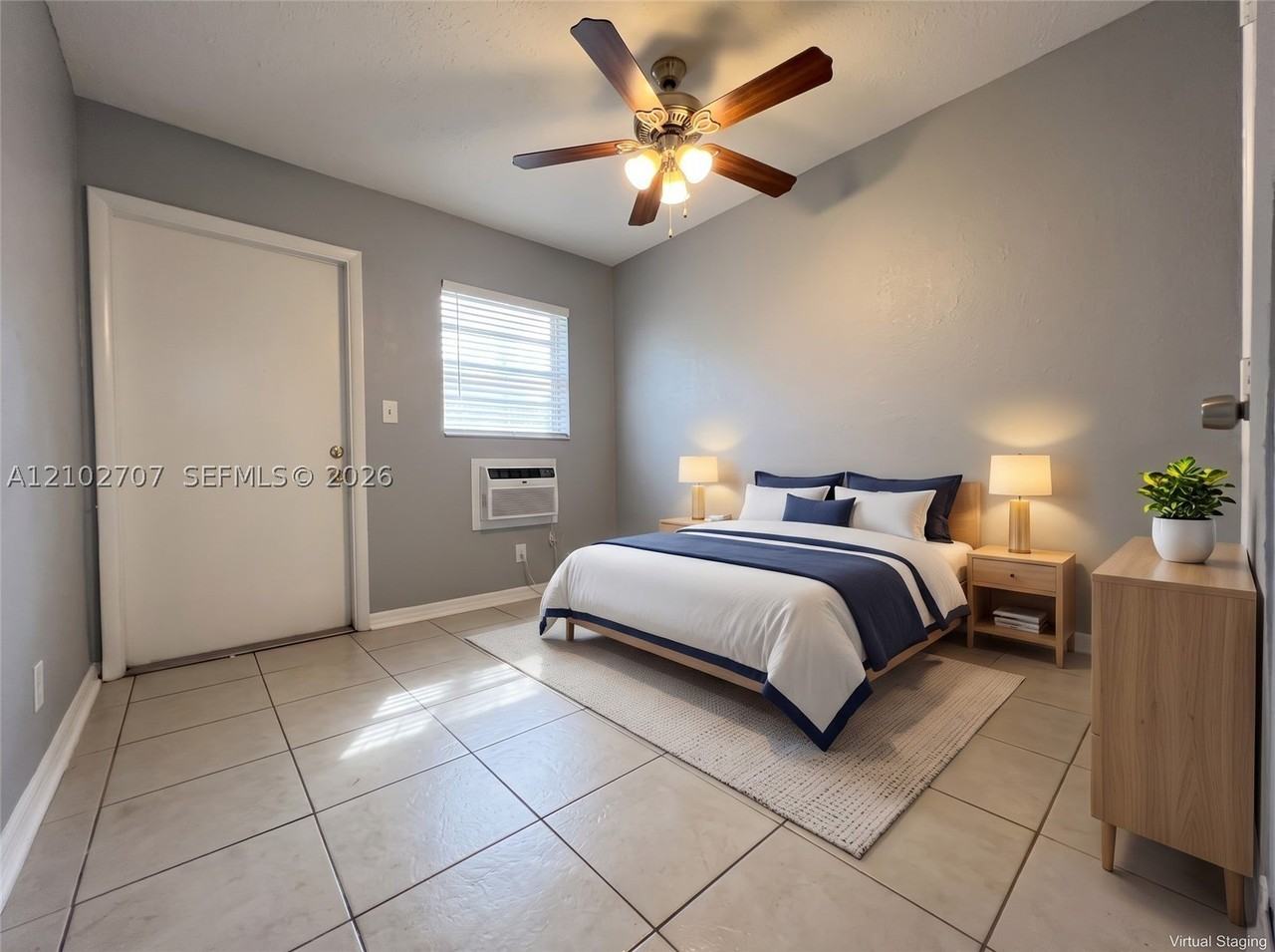 705 Sw 13th Ave #4 - Photo 4 of 6