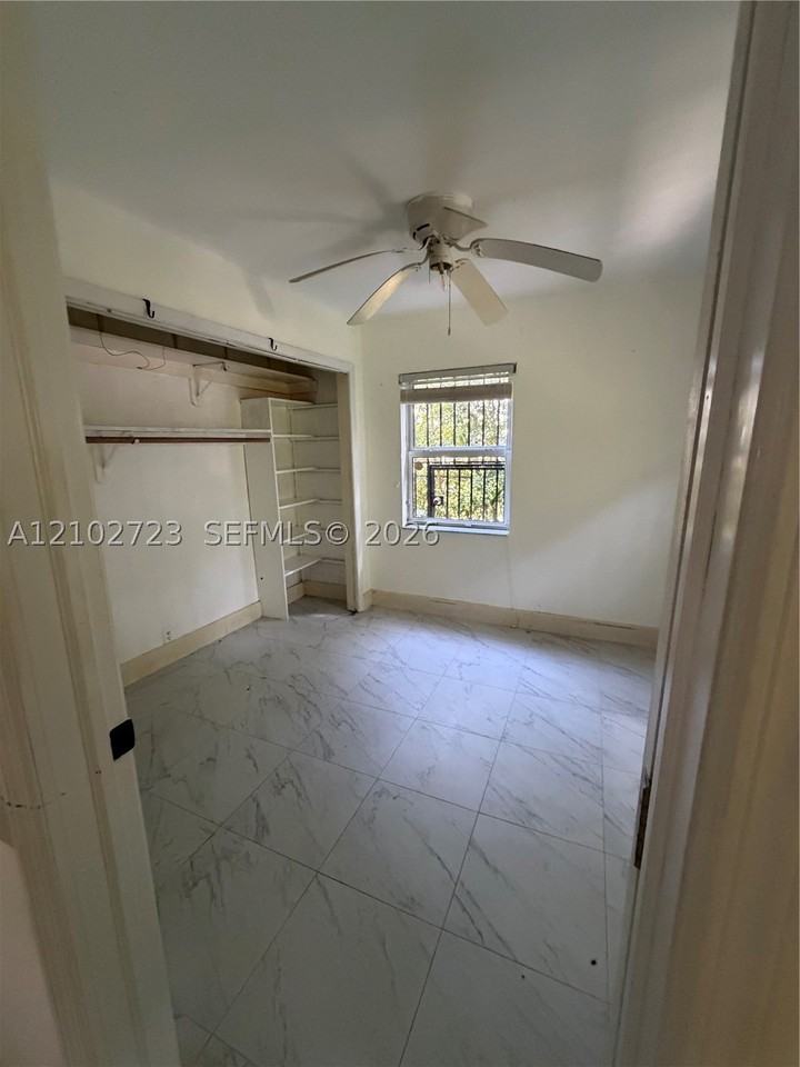 631 Ne 60th St #A - Photo 3 of 4