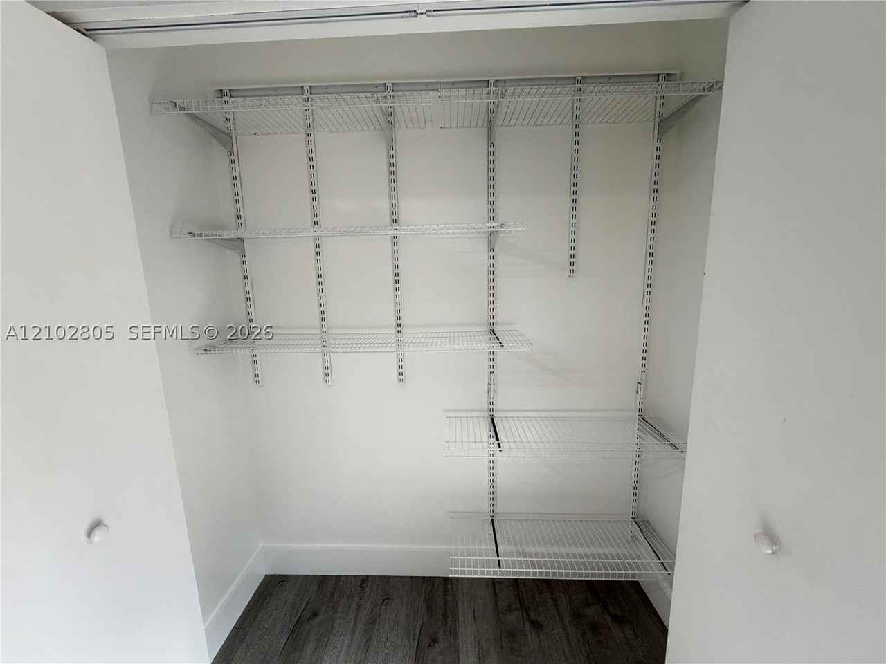2333 Sw 17th Ave #4 - Photo 4 of 13