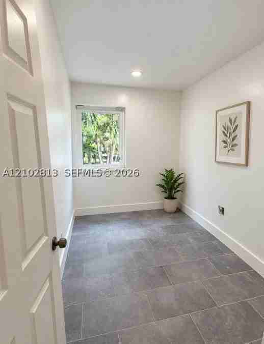 4111 Nw 5th St - Photo 6 of 17