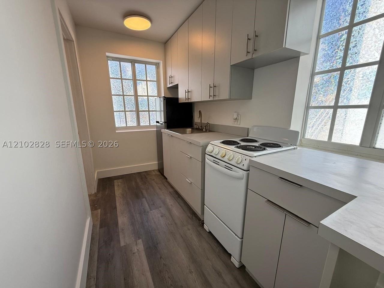 912 Euclid Ave #4 - Photo 7 of 17
