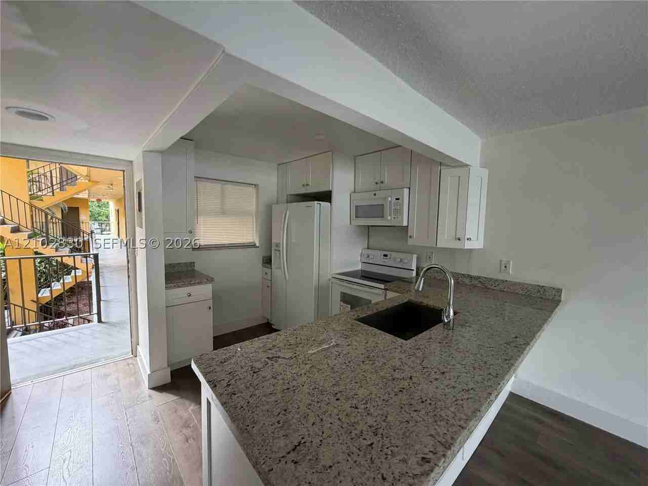 300 Ne 125th St #205 - Photo 5 of 11