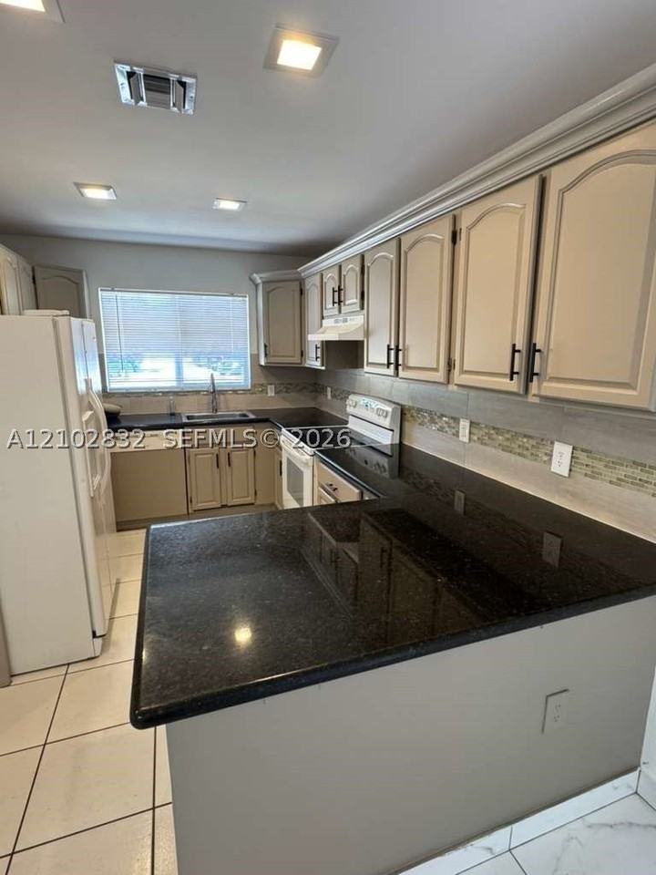 2541 Ne 184th Ter #2541 - Photo 4 of 11