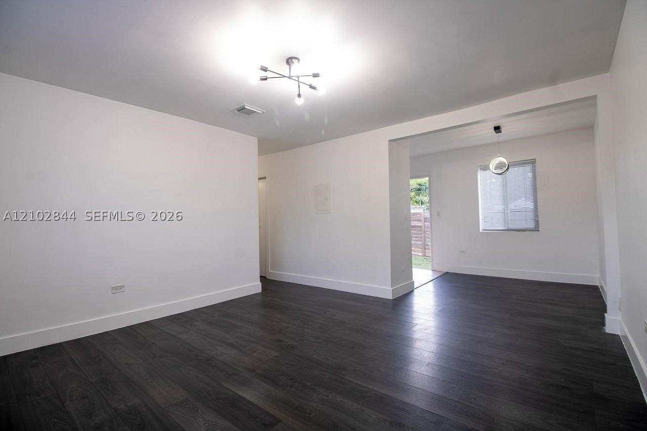 340 Nw 132nd St #1 - Photo 4 of 22