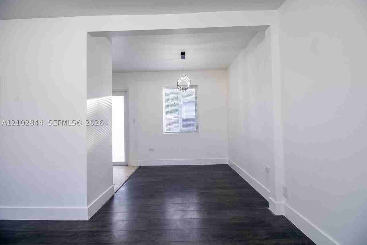 340 Nw 132nd St #1 - Photo 5 of 22