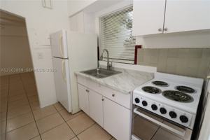 featured image of 777 Ne 85th St #4