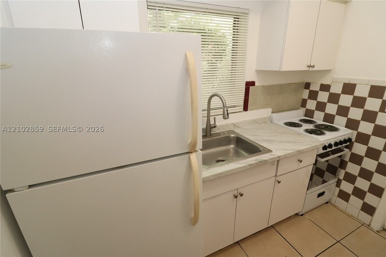 777 Ne 85th St #4 - Photo 2 of 22