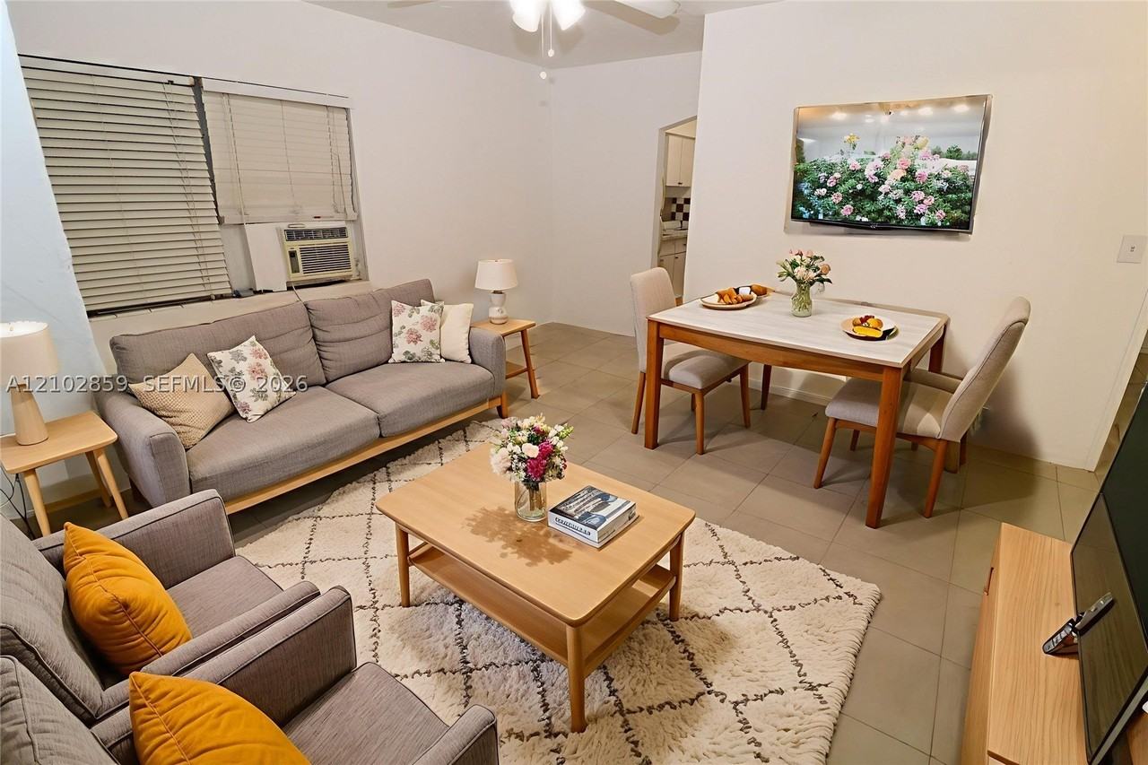 777 Ne 85th St #4 - Photo 3 of 22
