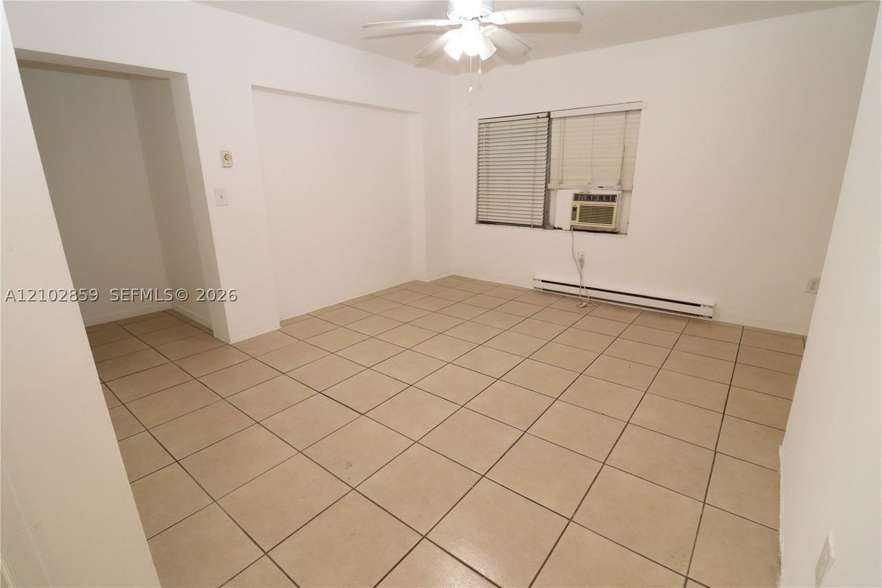 777 Ne 85th St #4 - Photo 6 of 22