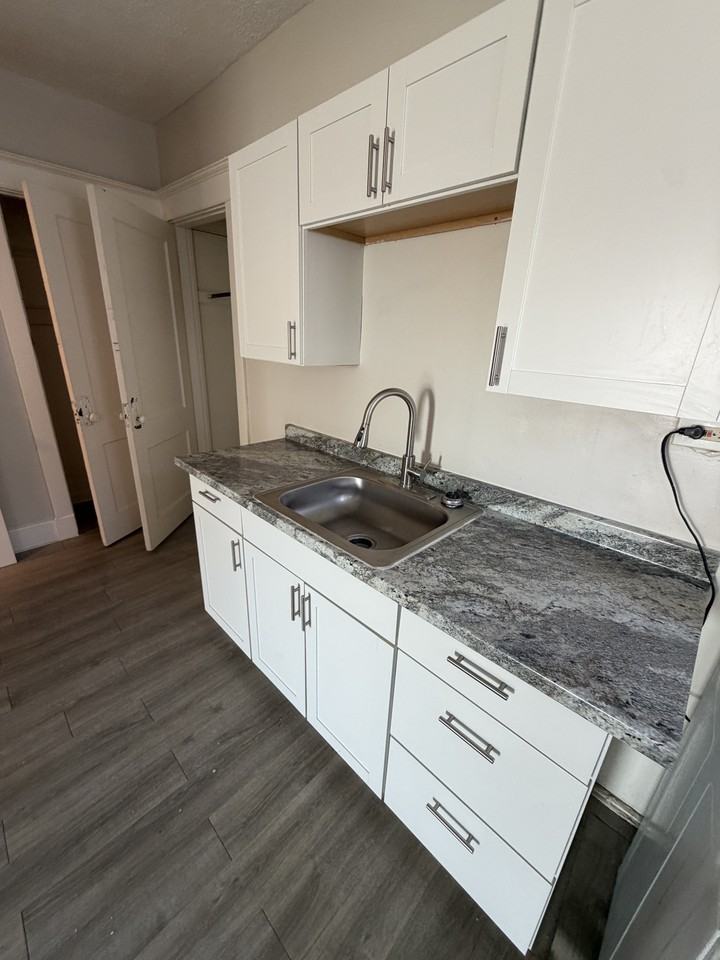 2072 Elm Ave #2072-3 - Photo 4 of 8