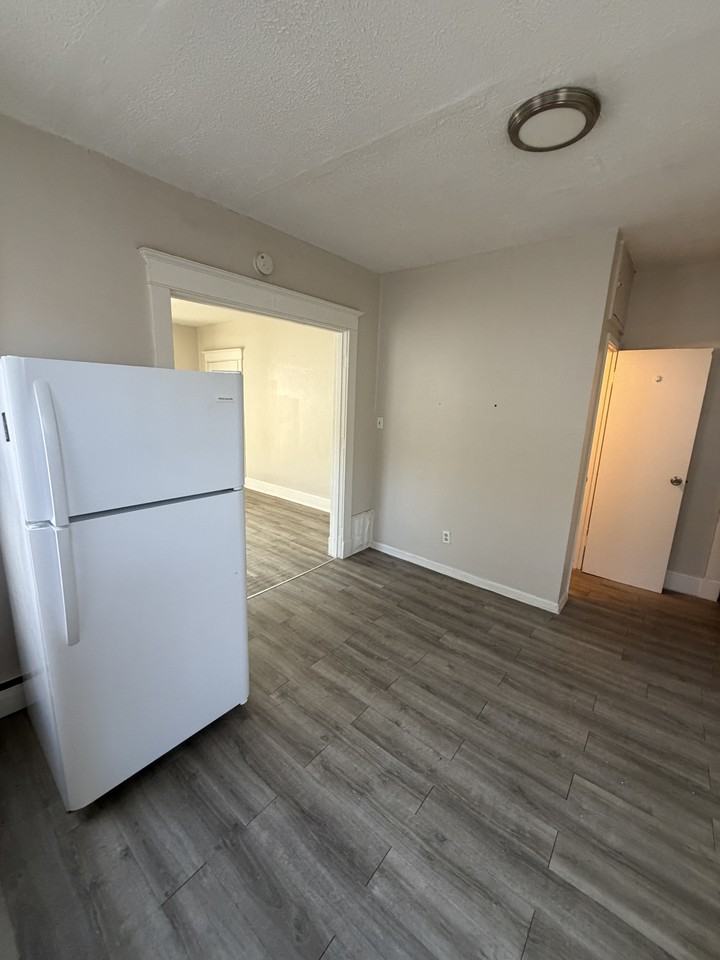 2072 Elm Ave #2072-3 - Photo 5 of 8