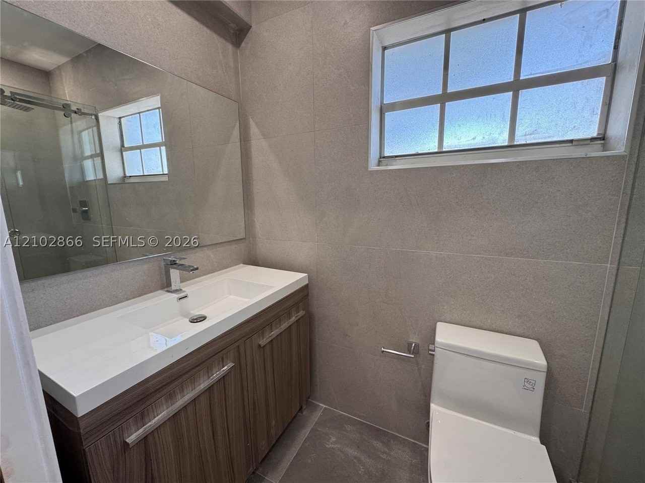 2952 Sw 27th Ter #REAR - Photo 6 of 10