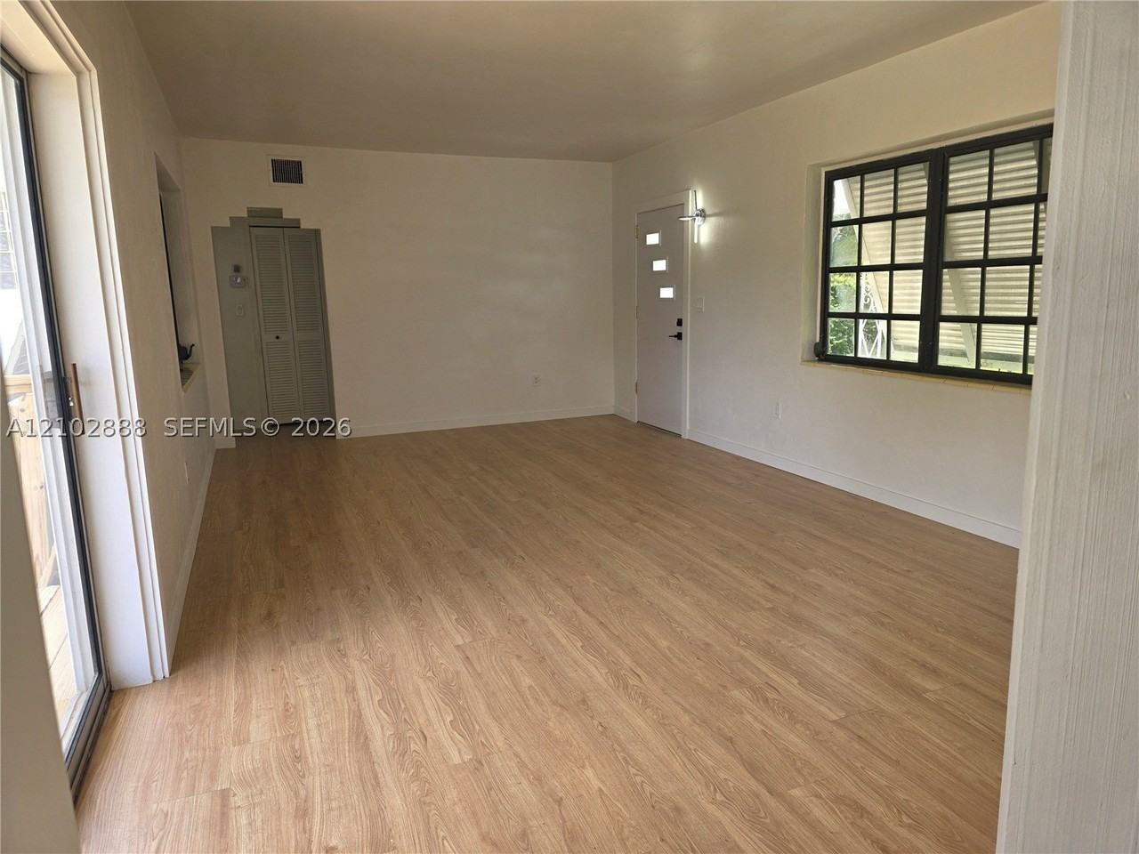 5811 Sw 20th St #5811 - Photo 3 of 44