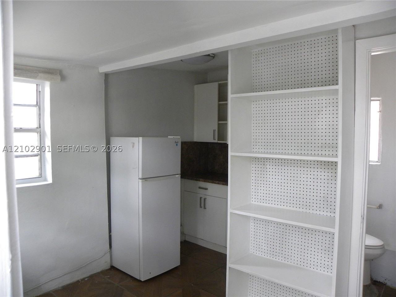 214 Nw 49th Ave #REAR - Photo 5 of 10