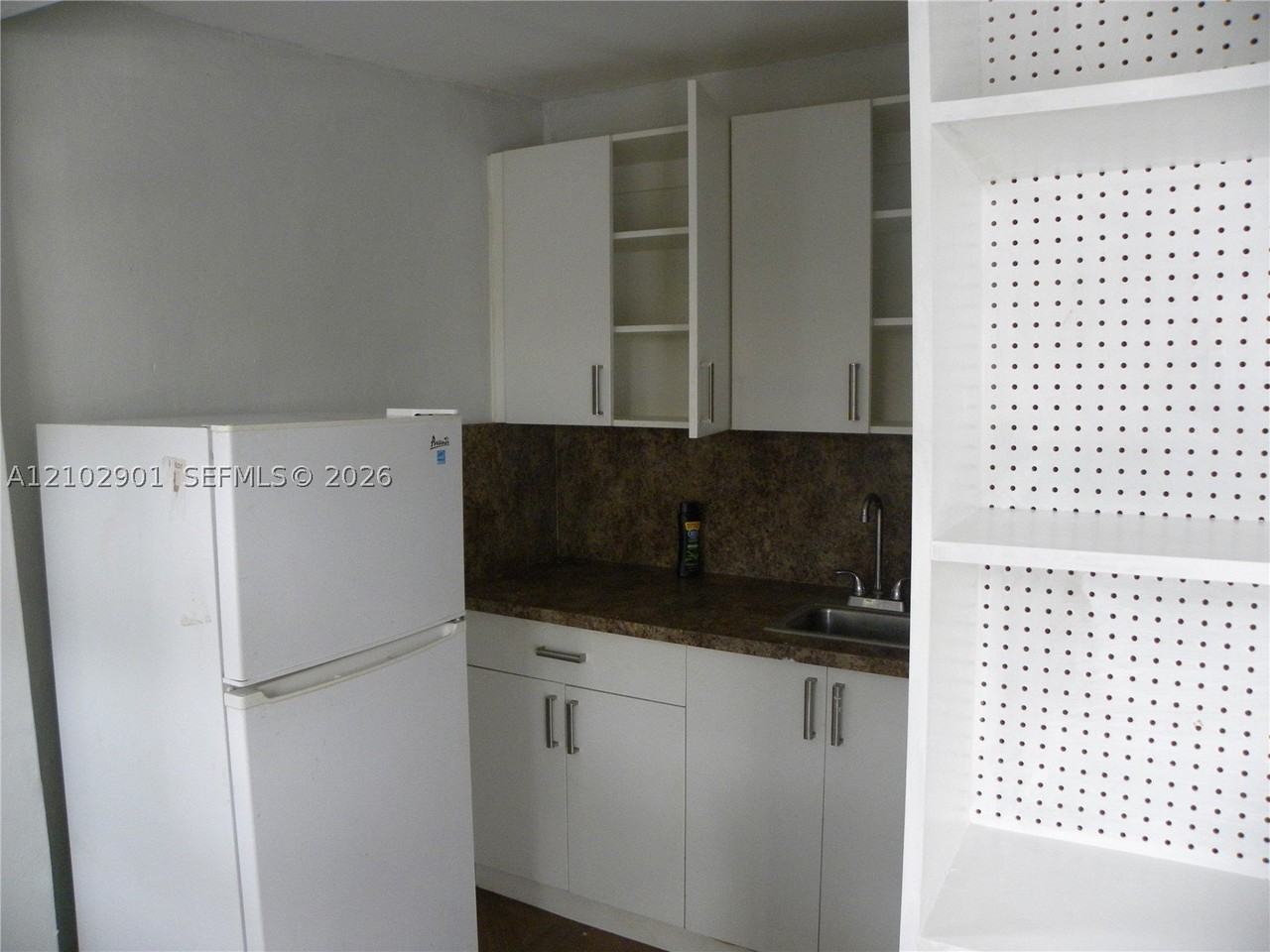 214 Nw 49th Ave #REAR - Photo 6 of 10