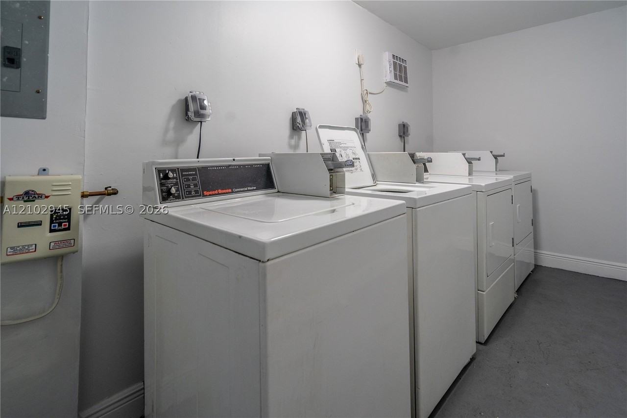 460 Ne 82nd Ter #3 - Photo 3 of 4