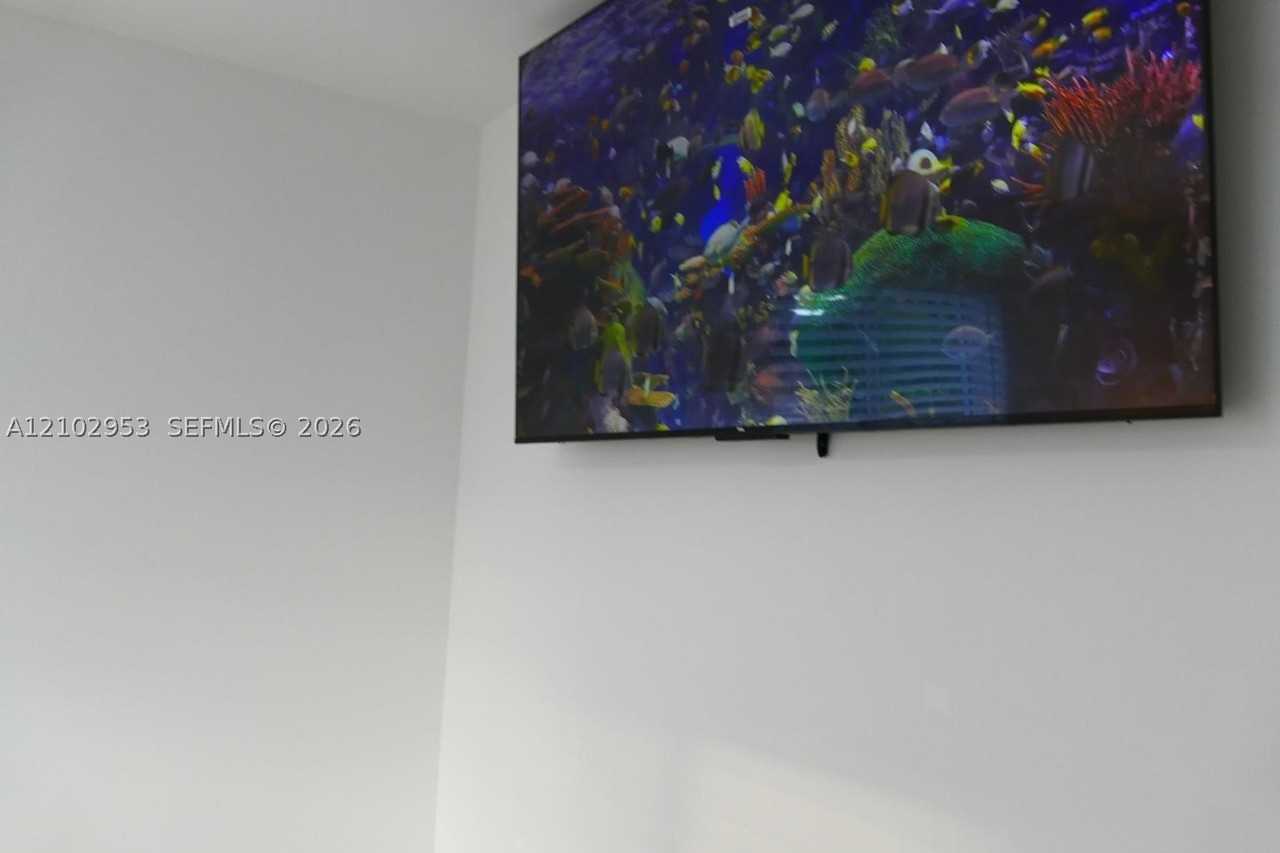 1253 Nw 32nd Ct #1253 - Photo 5 of 22