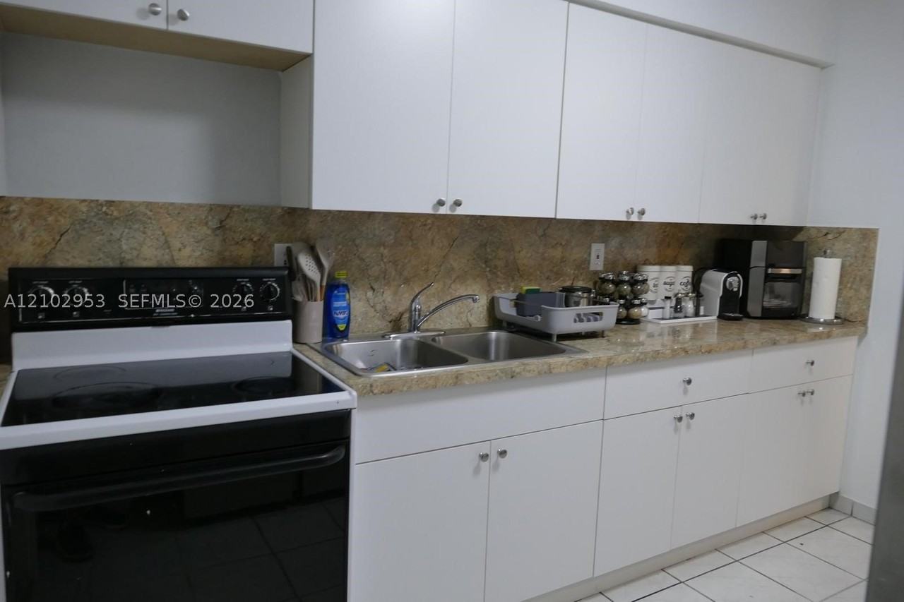 1253 Nw 32nd Ct #1253 - Photo 7 of 22