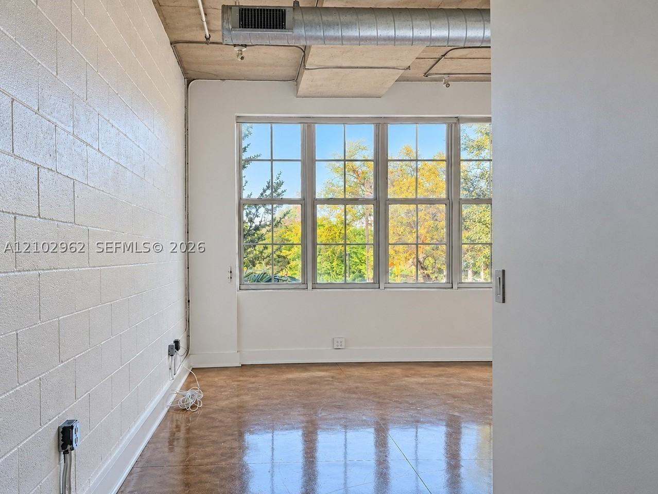 425 N Andrews Ave #201 - Photo 7 of 20