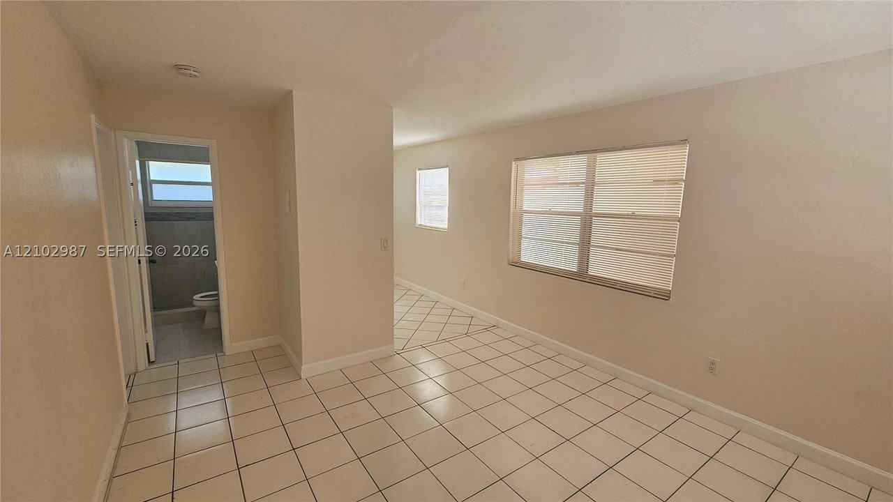 6204 Dewey St #4 - Photo 4 of 11