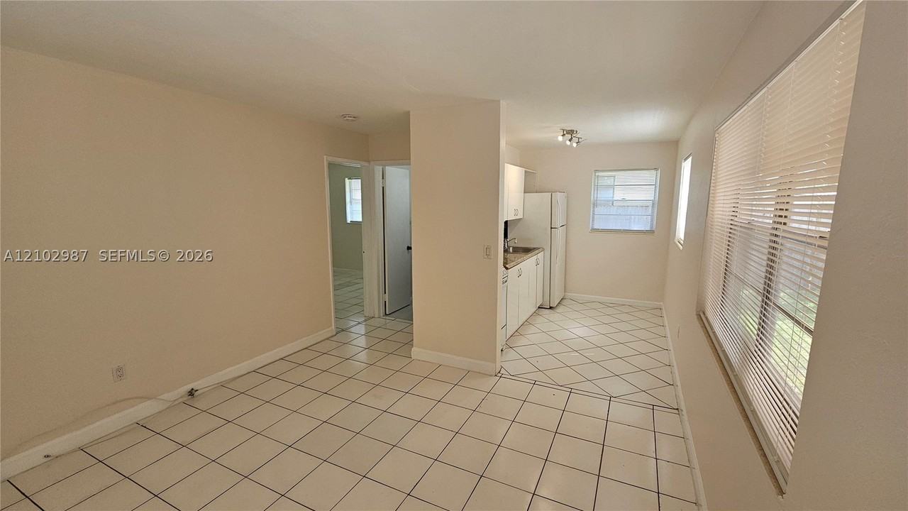 6204 Dewey St #4 - Photo 5 of 11