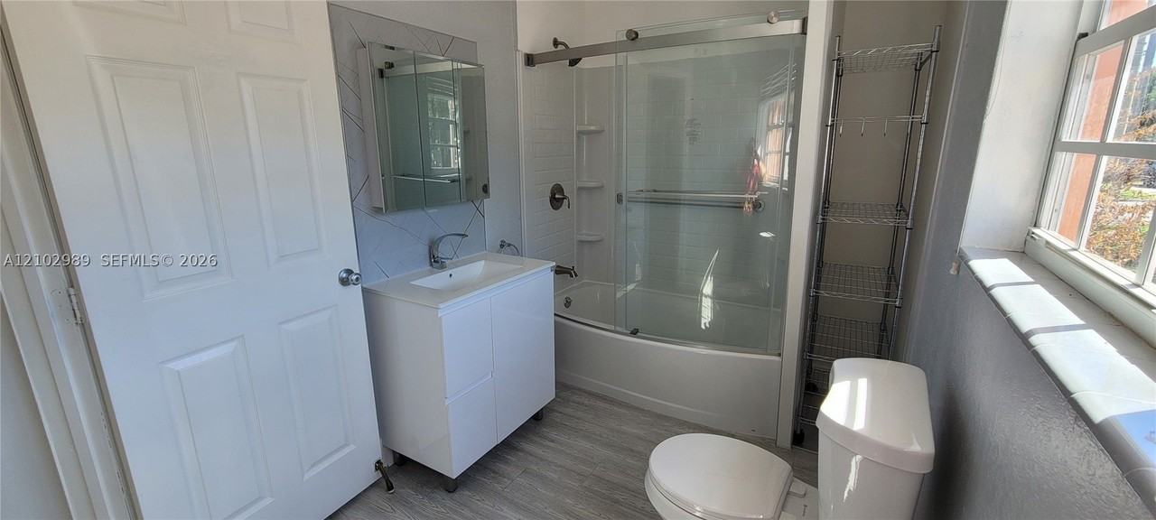 4801 Nw 3rd St #2 - Photo 3 of 13