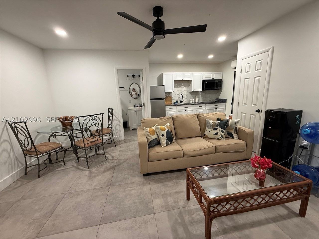 1701 Sw Commargo St #B - Photo 6 of 12