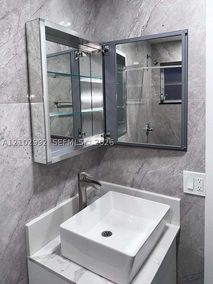 145 Sw 30th Ct #207B - Photo 4 of 10