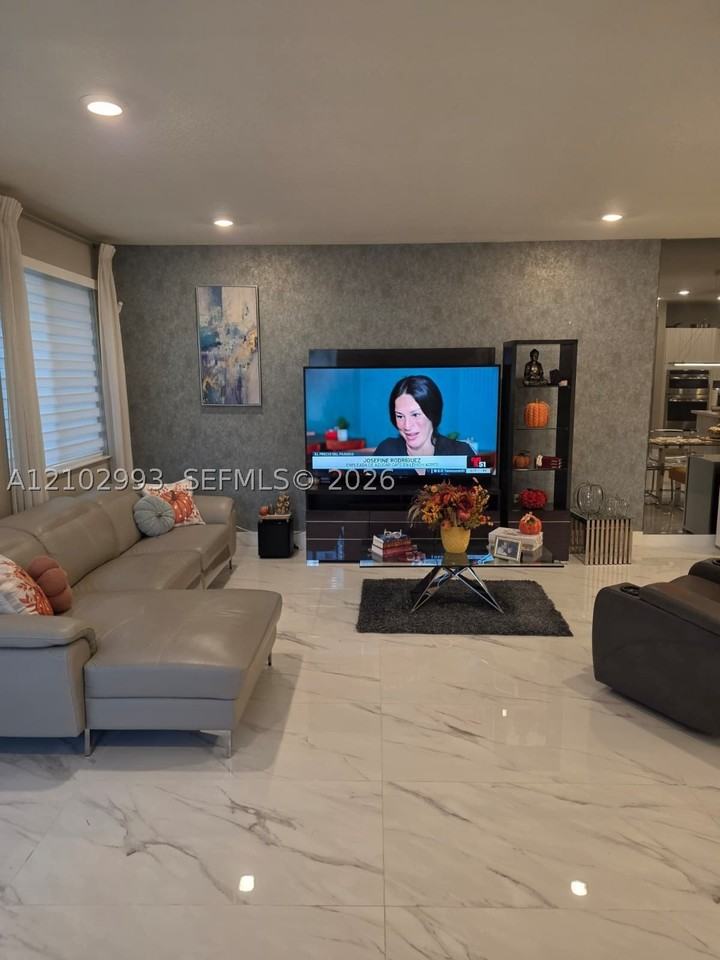 10411 Nw 66th St #10411 - Photo 5 of 23