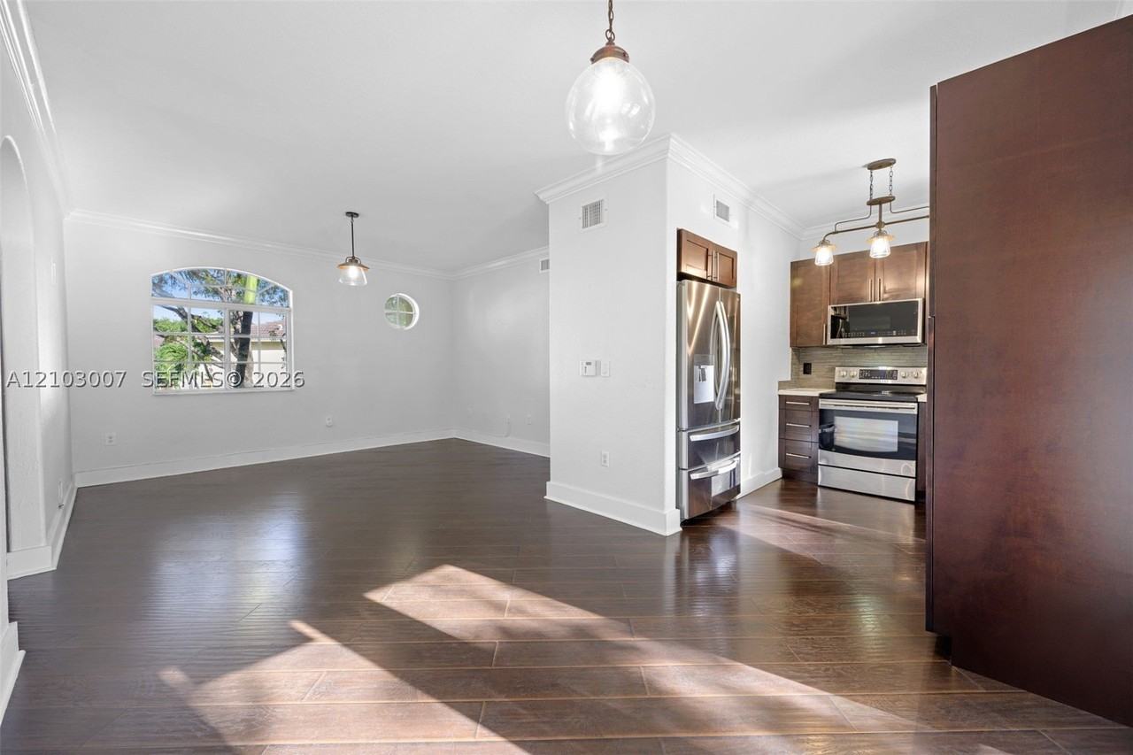 7230 Nw 174th Ter #204 - Photo 4 of 25