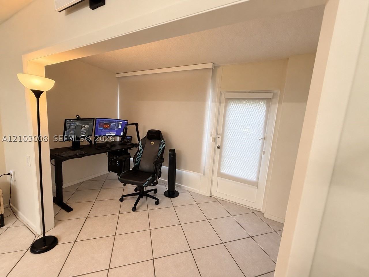 1207 Bahama Bnd #E1 - Photo 2 of 8