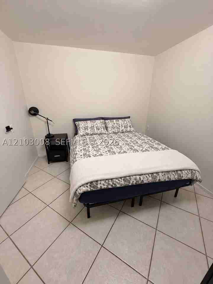 1207 Bahama Bnd #E1 - Photo 5 of 8