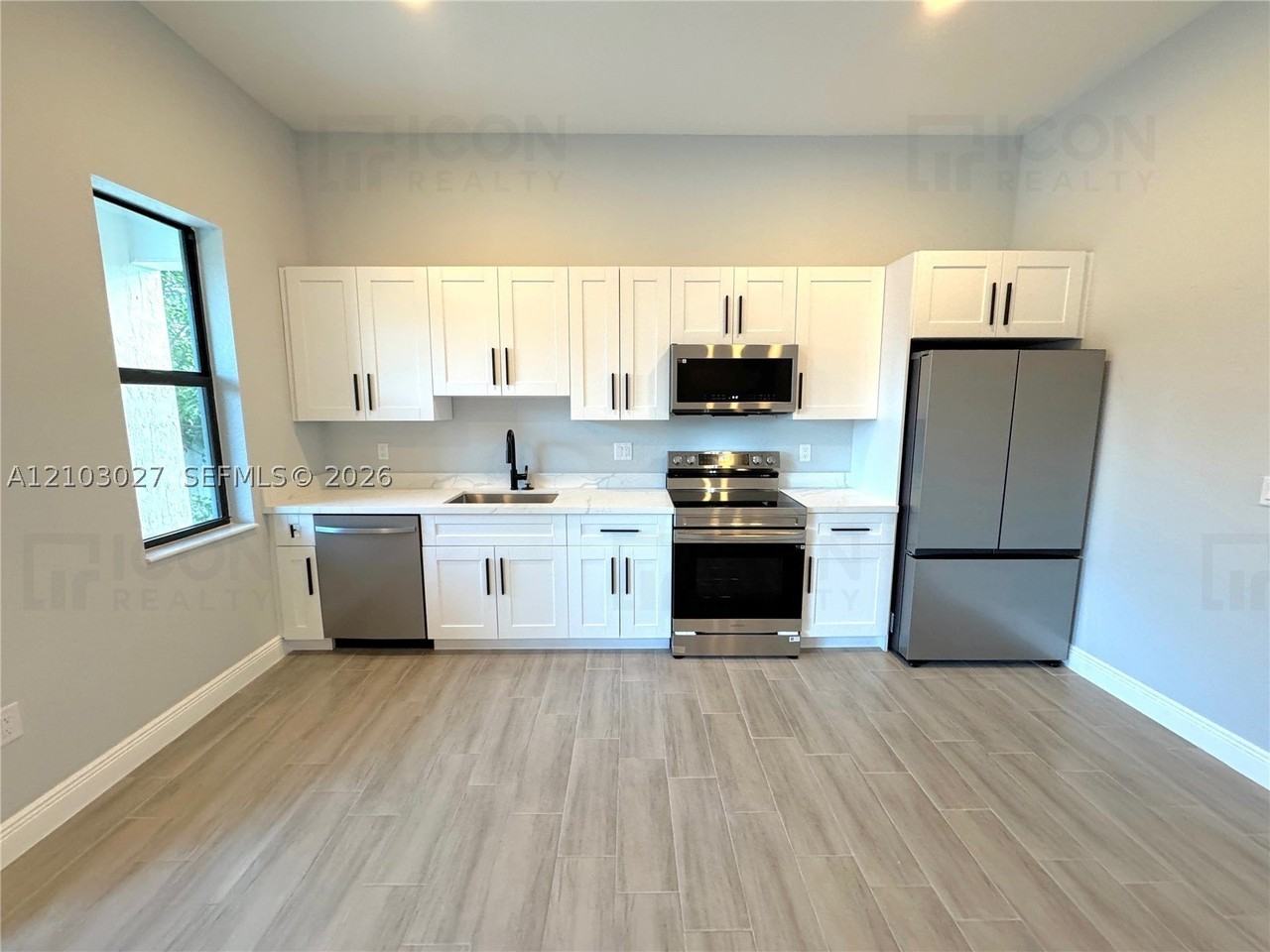 1847 Sw 44th Ter #1847 - Photo 3 of 11