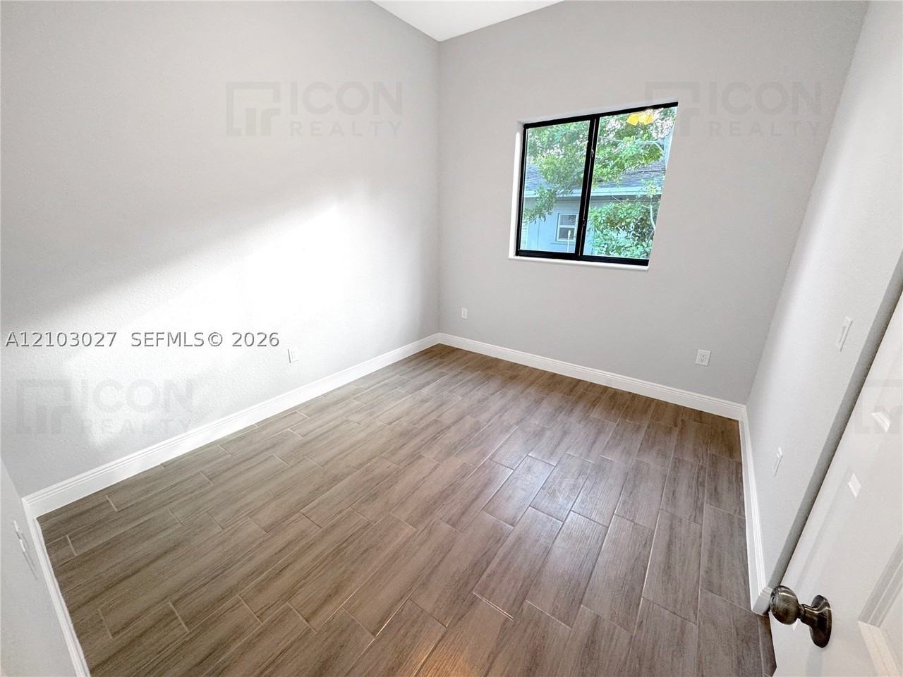 1847 Sw 44th Ter #1847 - Photo 6 of 11