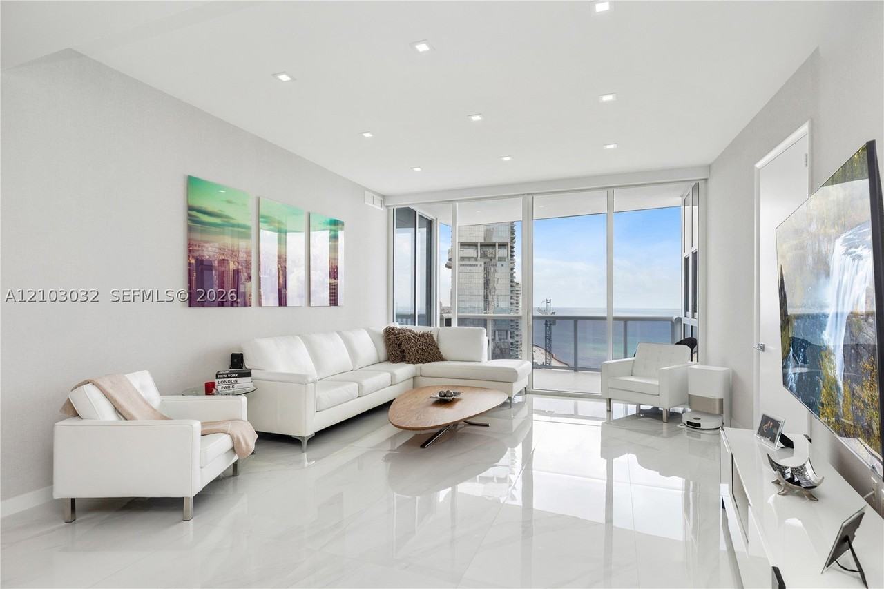 18201 Collins Ave #3504 - Photo 3 of 45