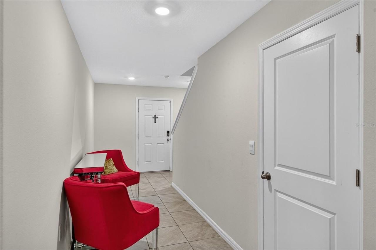 1230 Nw 248th Dr - Photo 4 of 33