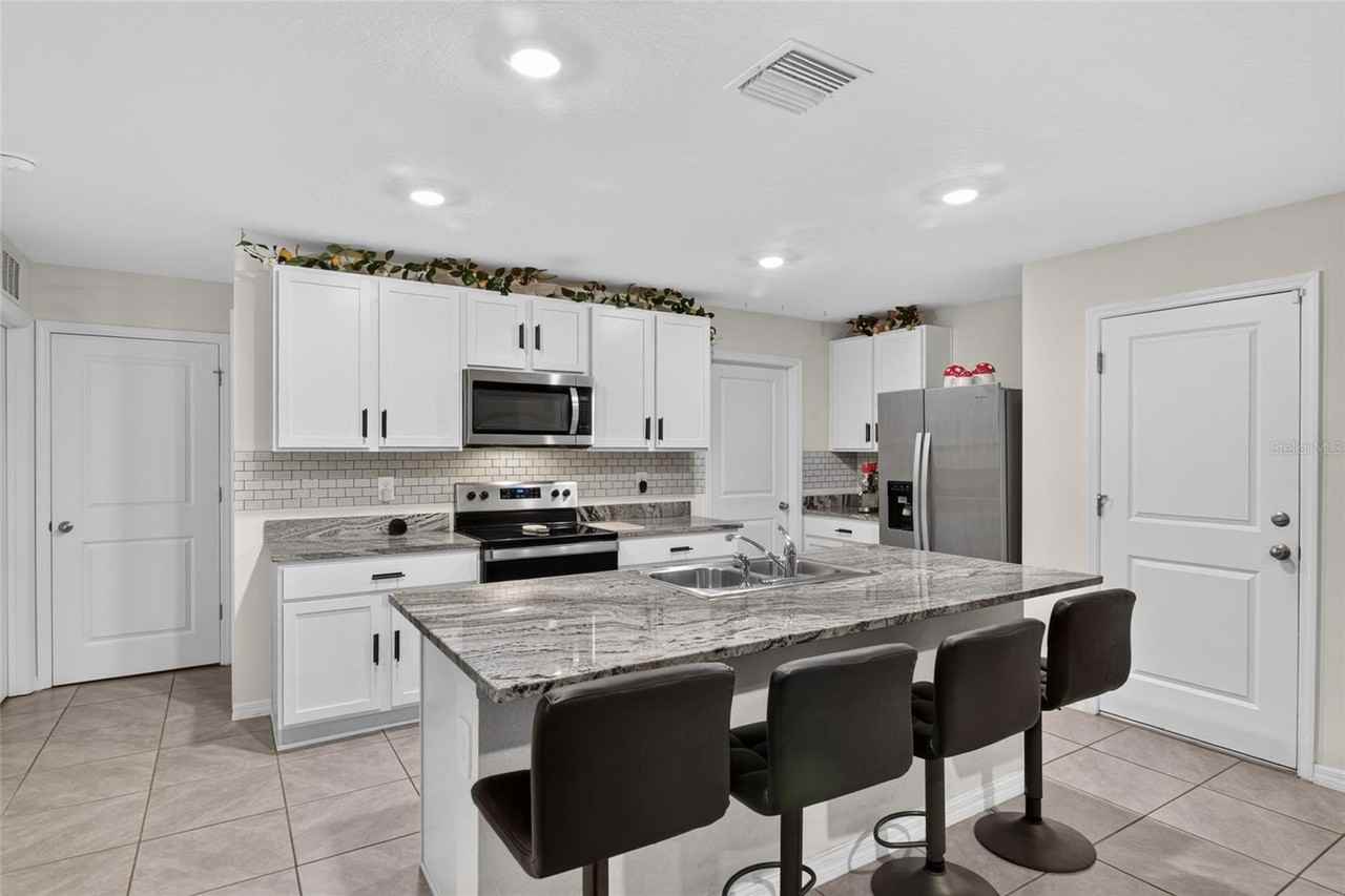 1230 Nw 248th Dr - Photo 7 of 33