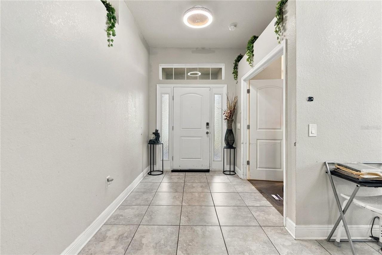 796 Meadow Pointe Dr - Photo 4 of 22